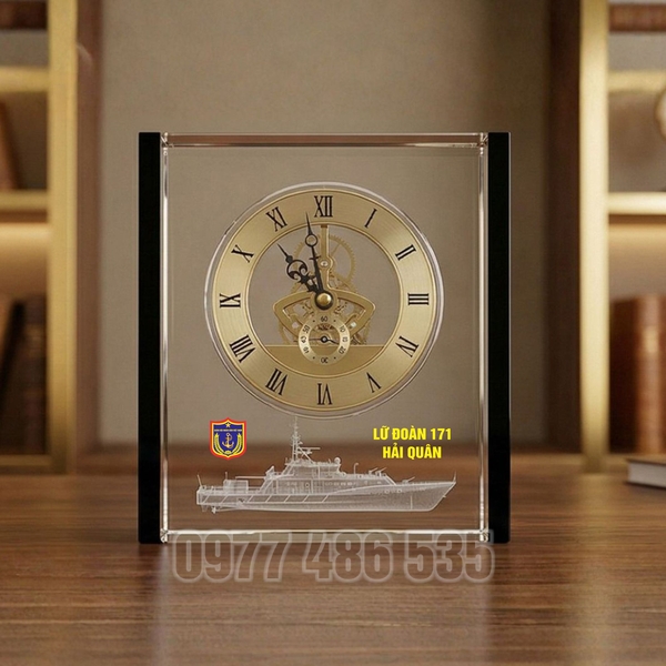 Đồng hồ pha lê mẫu 74