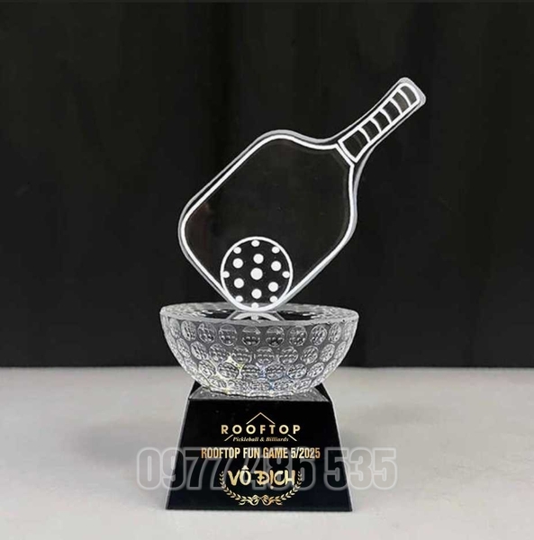 Kỷ niệm chương pha lê mẫu 83