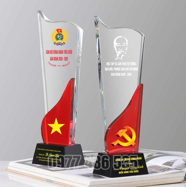 Kỷ niệm chương pha lê mẫu 89